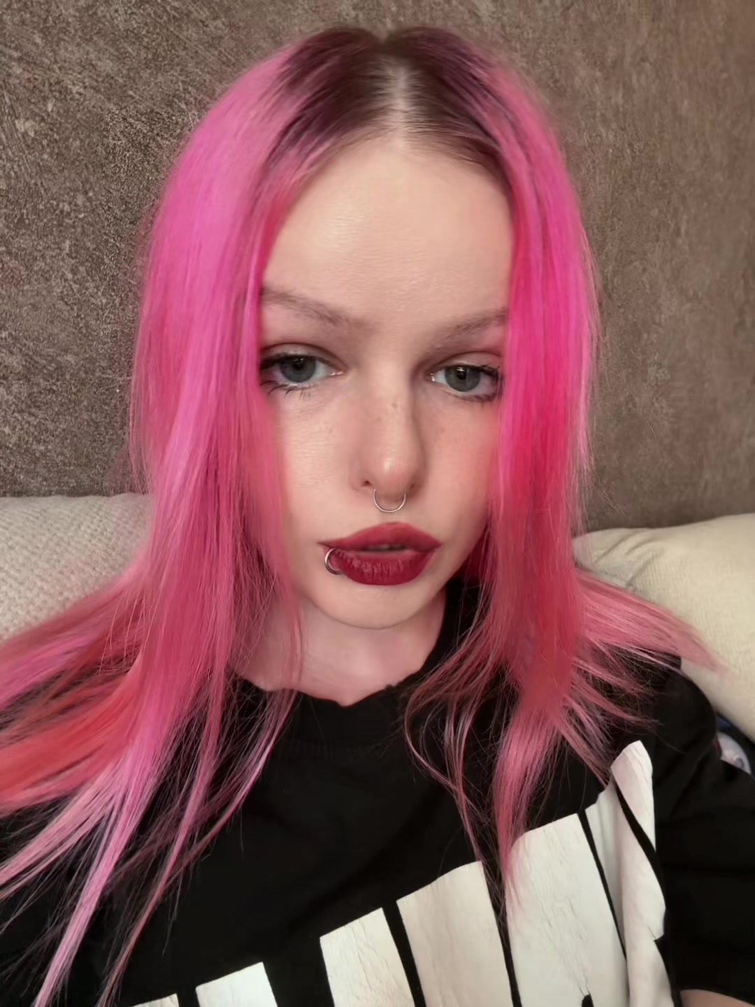 @whoisronnimr
