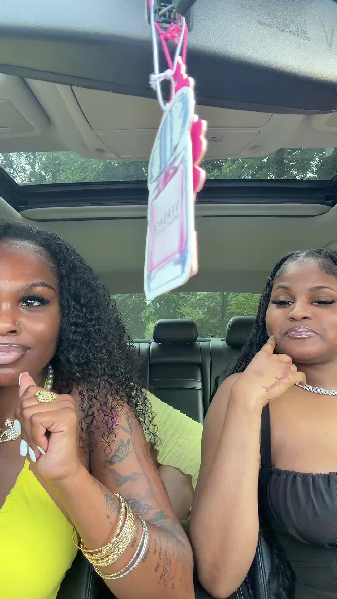 @Bri3