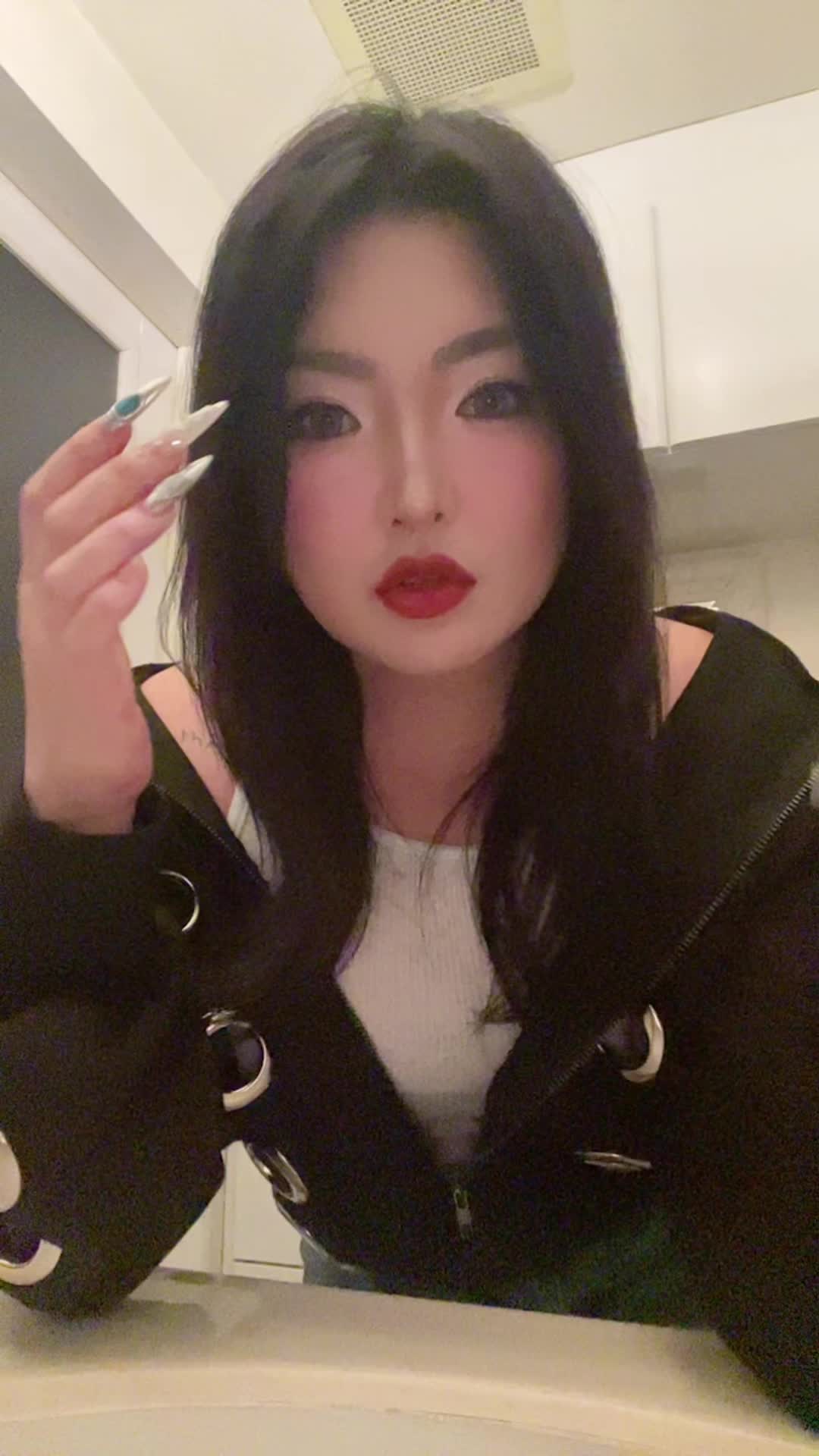 @the_june_araya