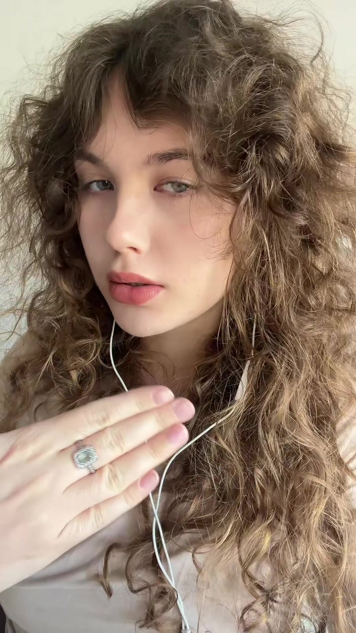 @нюта ୨୧