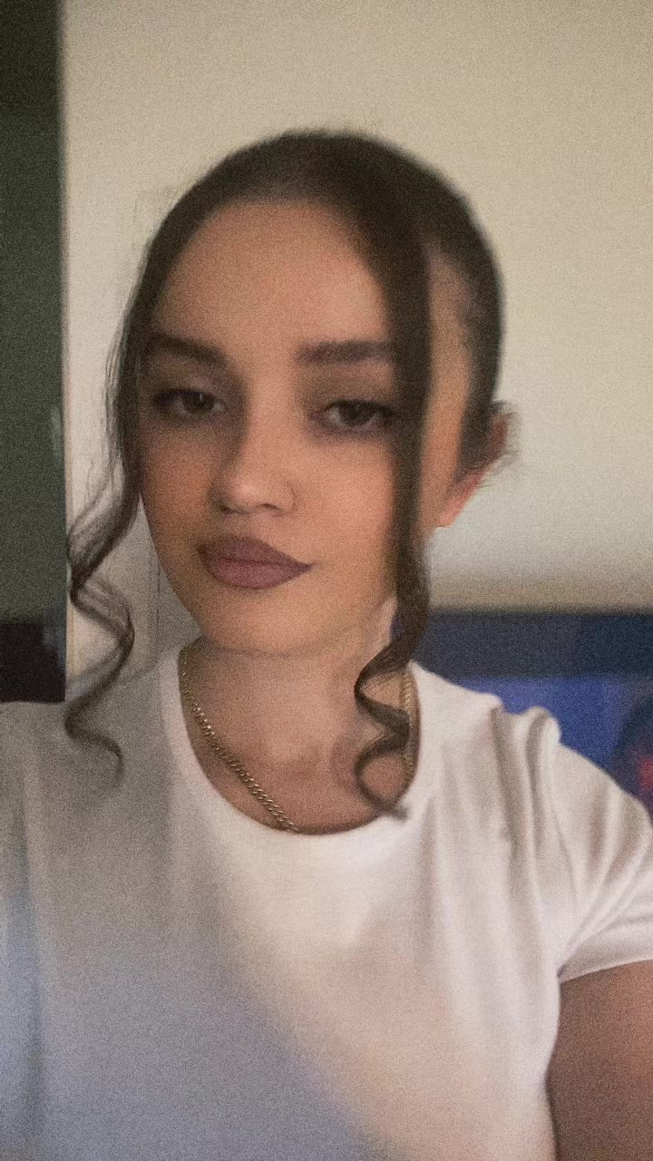@Ana🥰