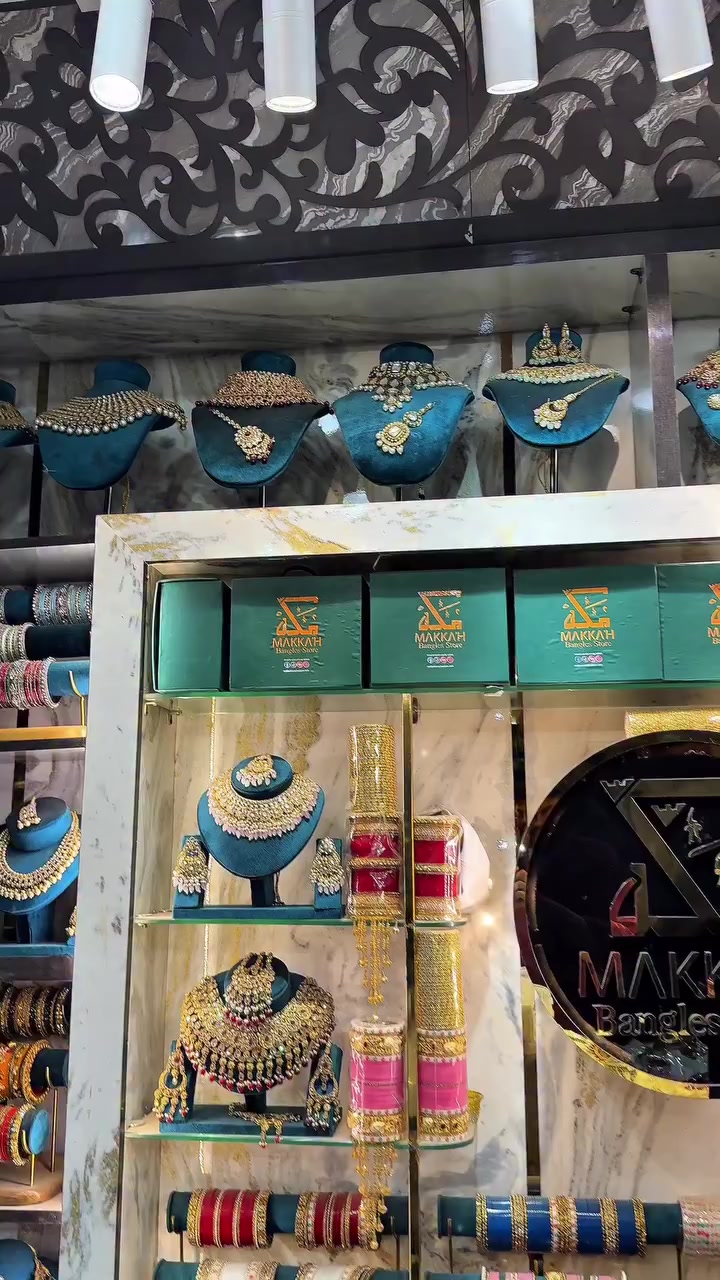 @Makkah bangles store