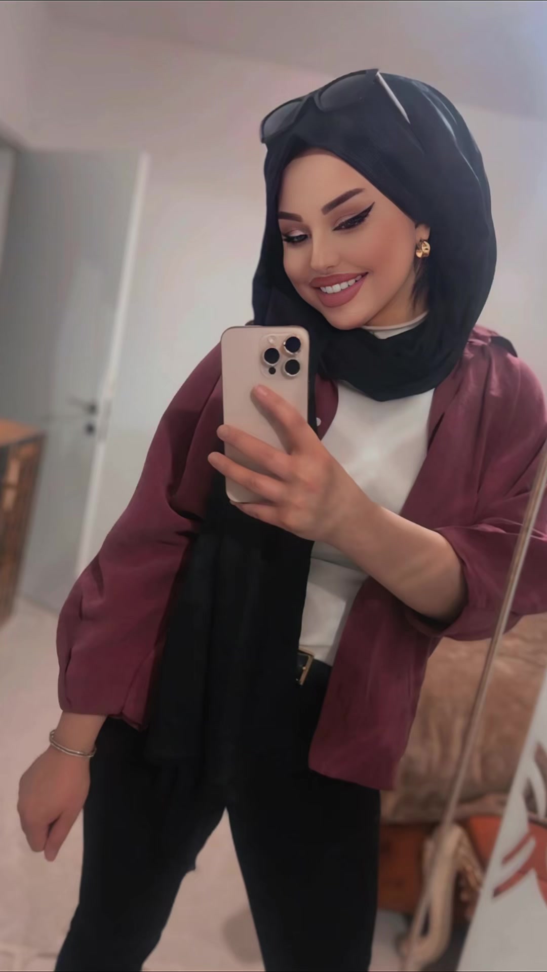 @h.k