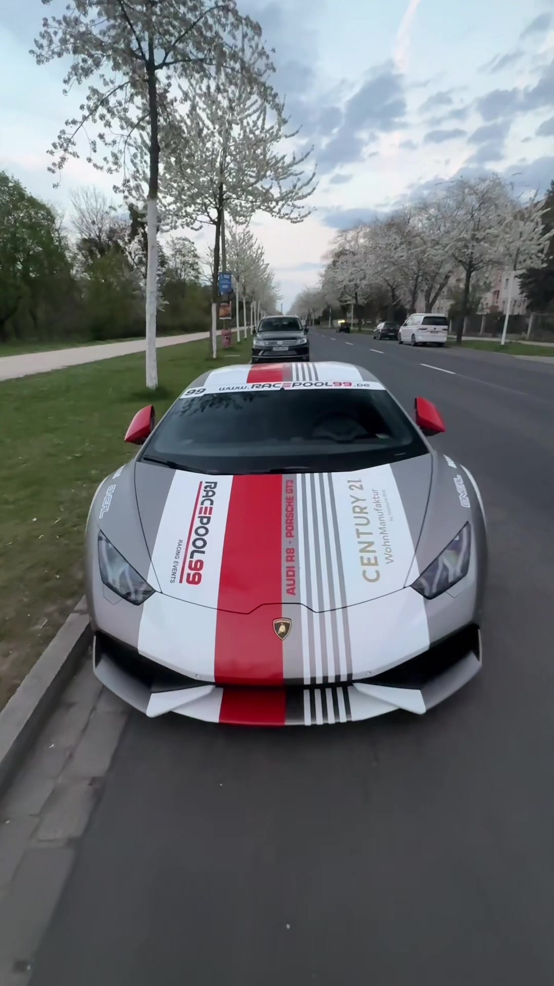 @🏎️