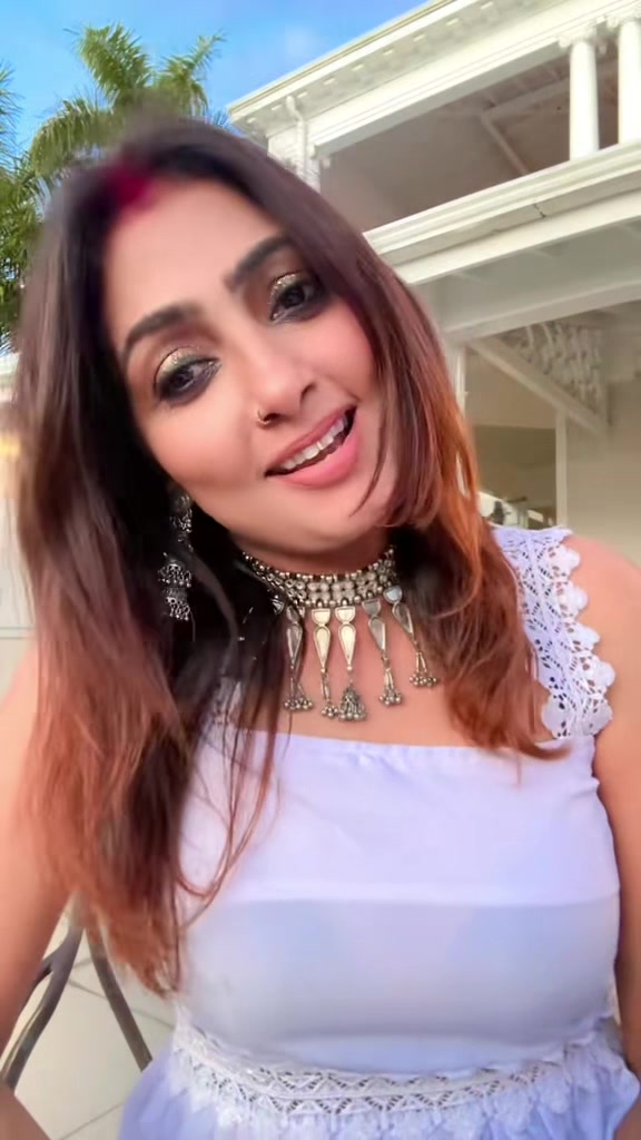 @Roselyn Sharma♥️