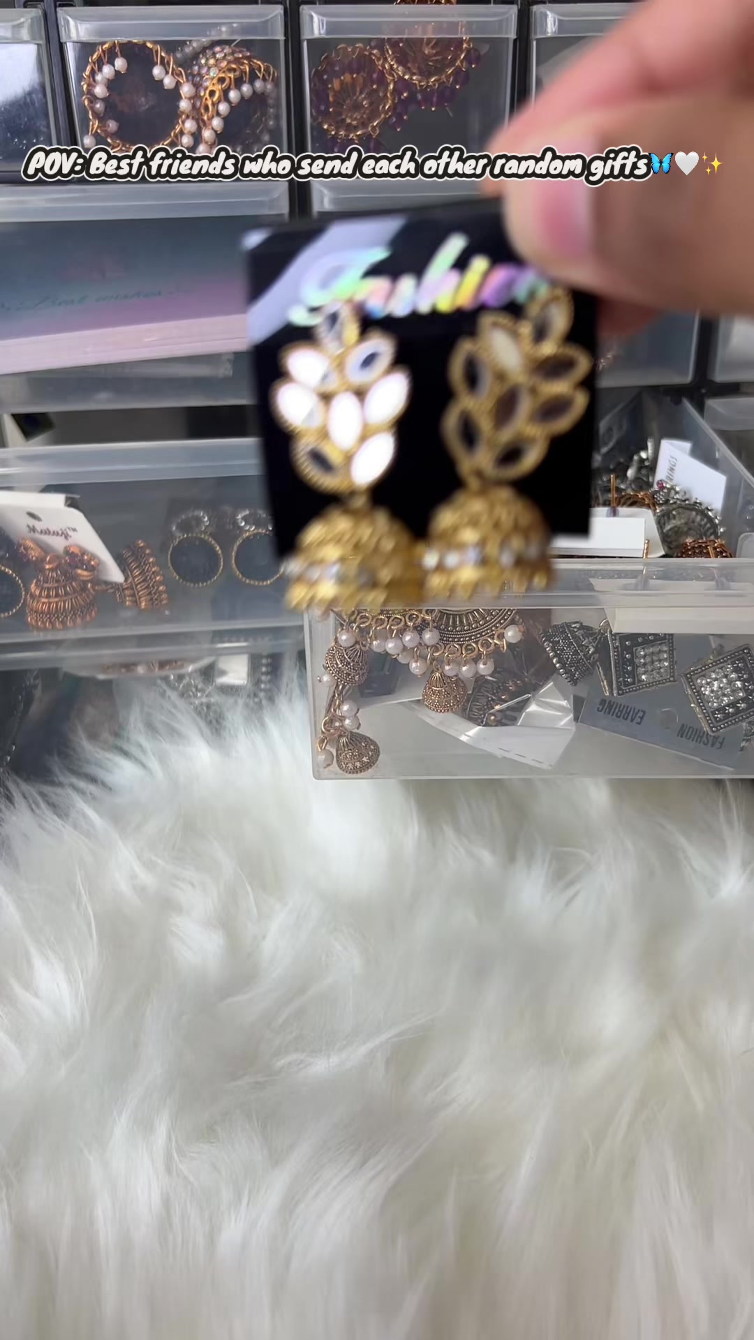 @Jewelsbyshax_