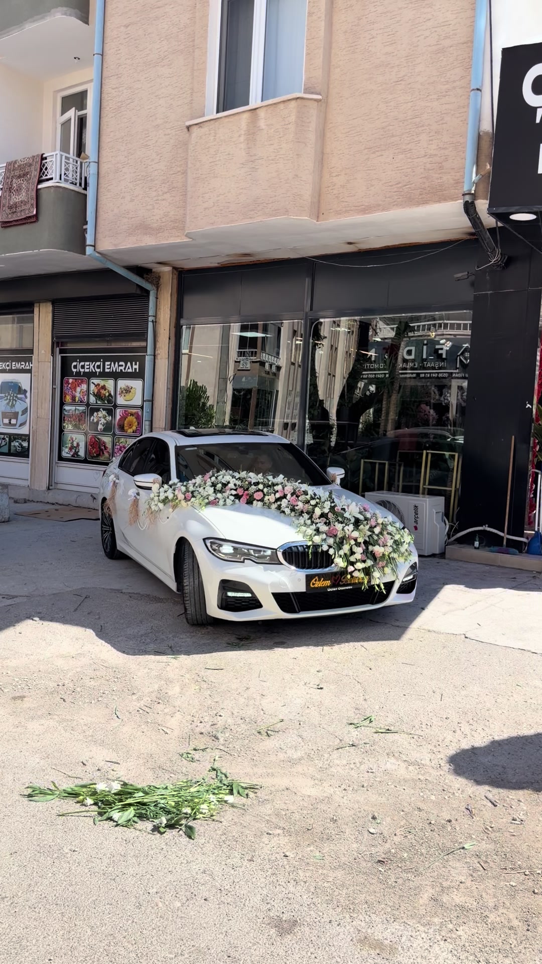@&Ccedil;i&ccedil;ek&ccedil;i Emrah