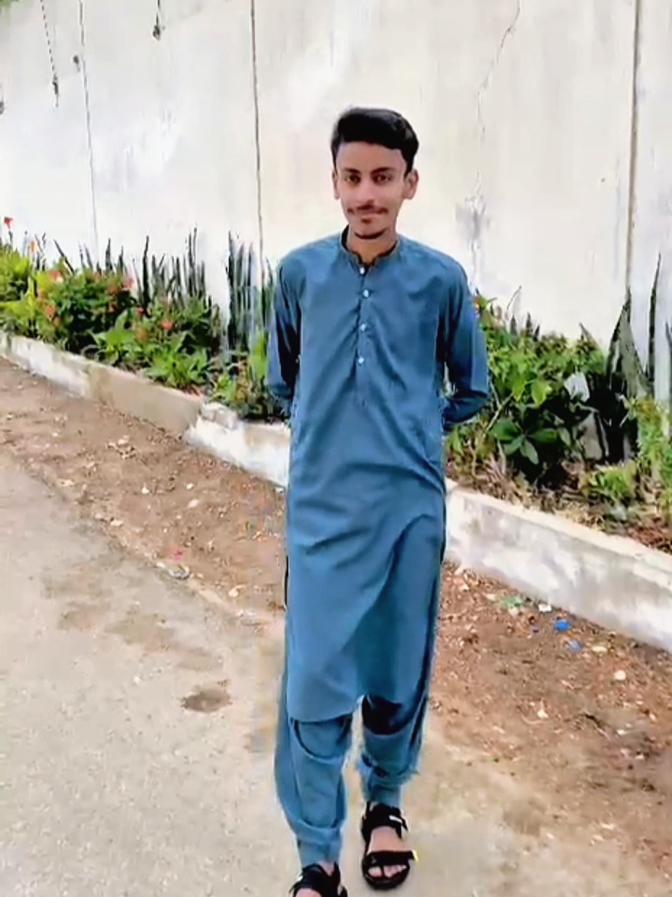 @B &Auml; S I T🕊️