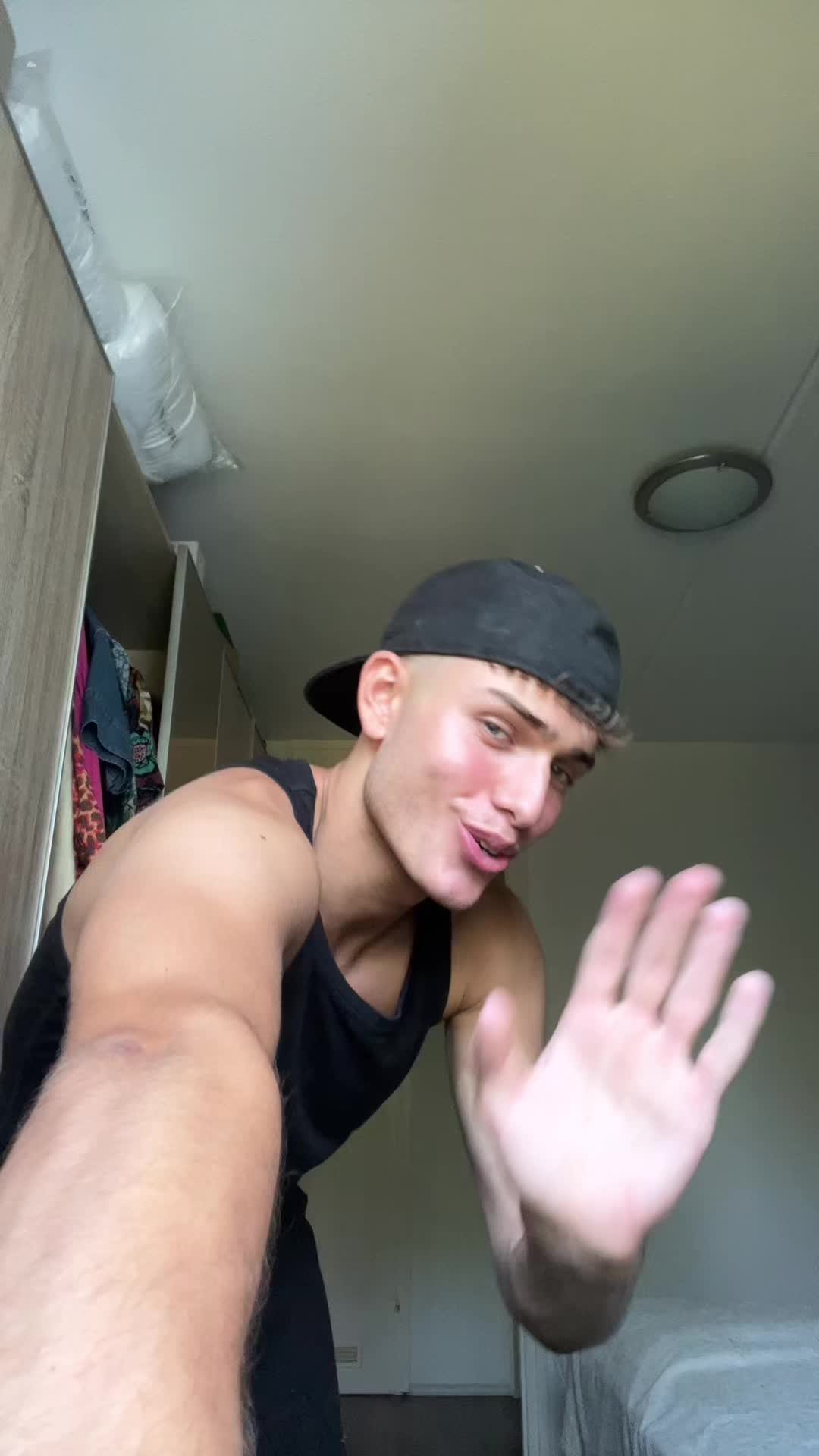 @𝕭𝖊𝖓𝖆𝖓