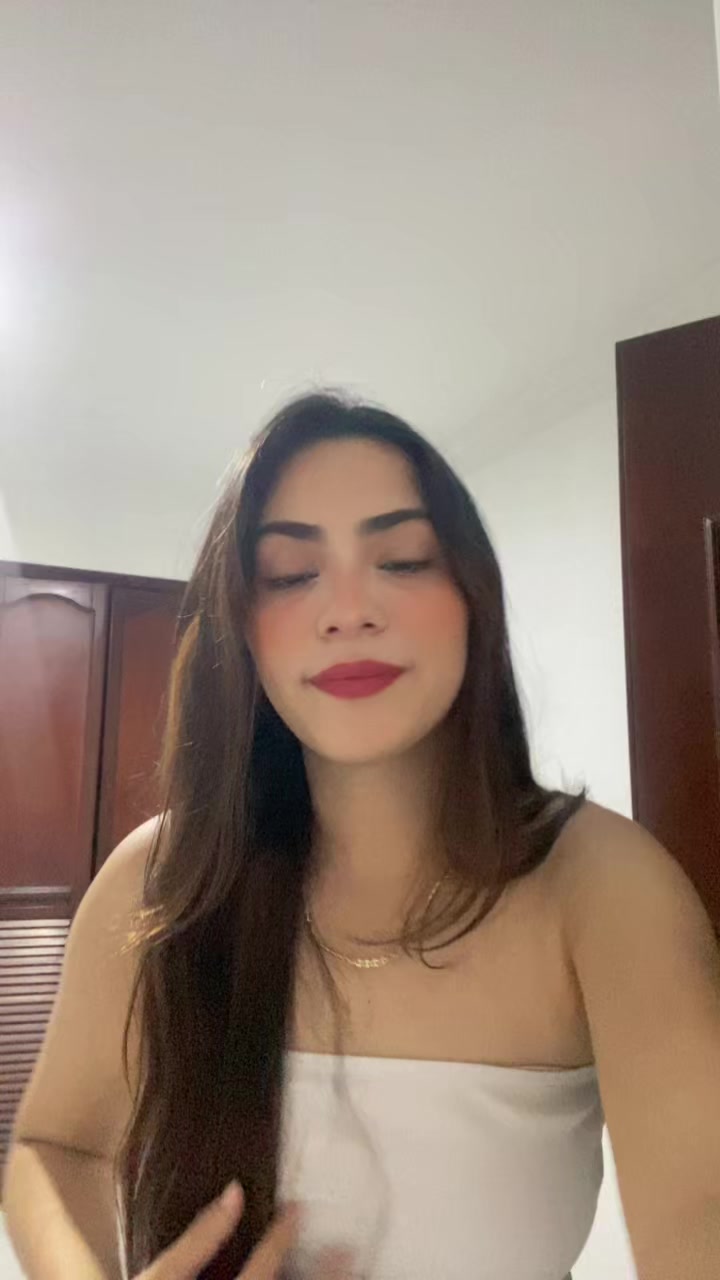 @LAURA VALENTINA