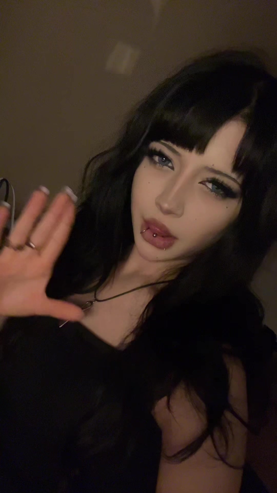 @♛