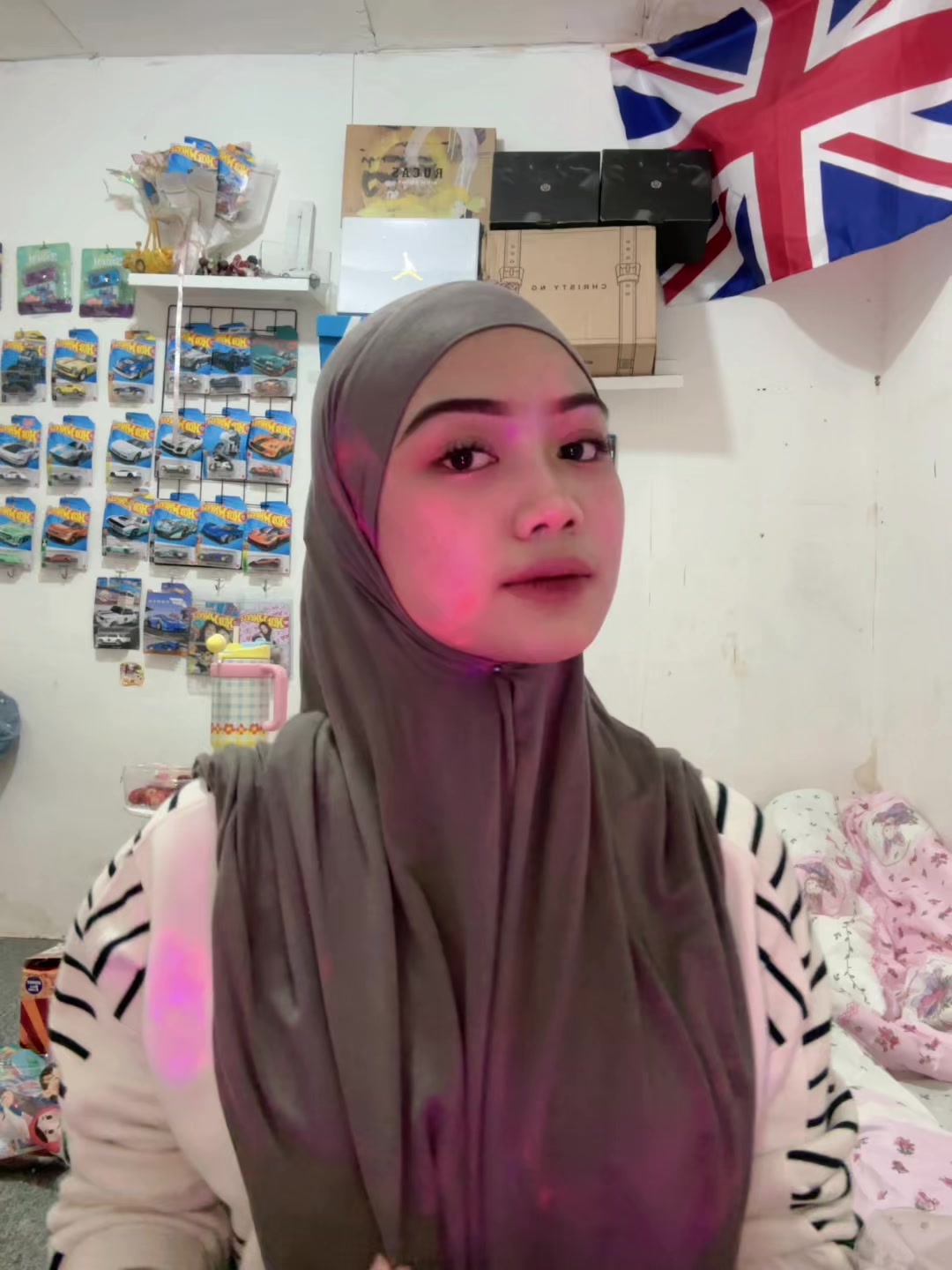 @𝐚𝐧𝐢𝐬