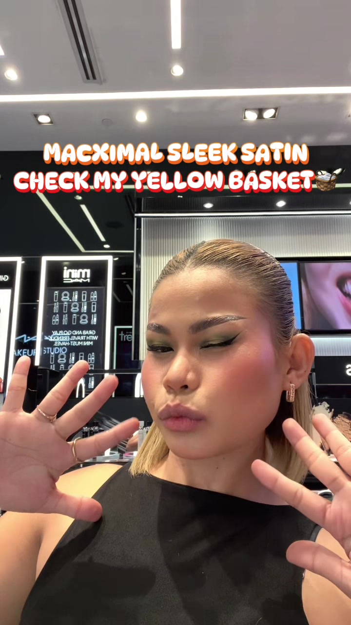 @Ziah M.A.C Artist💄