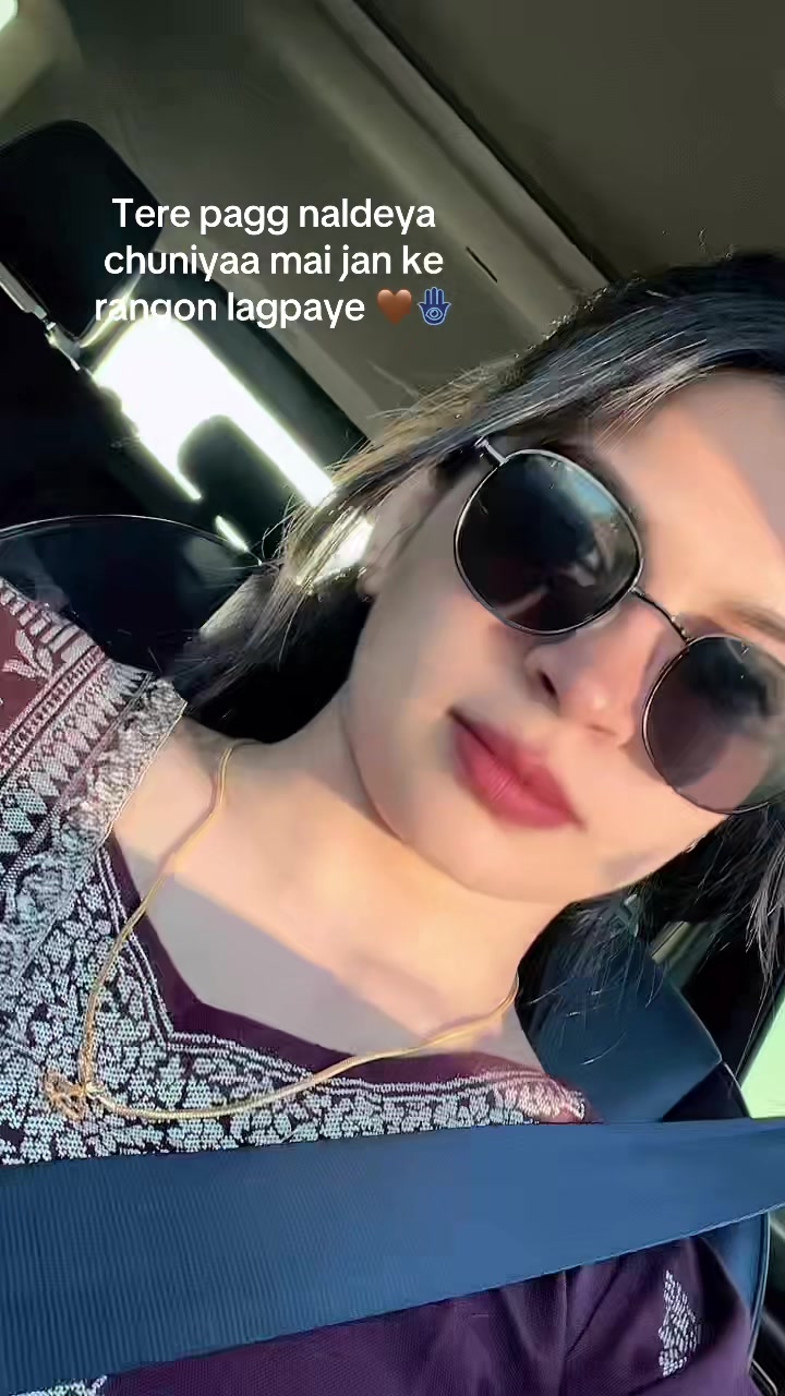 @komal_khaira97