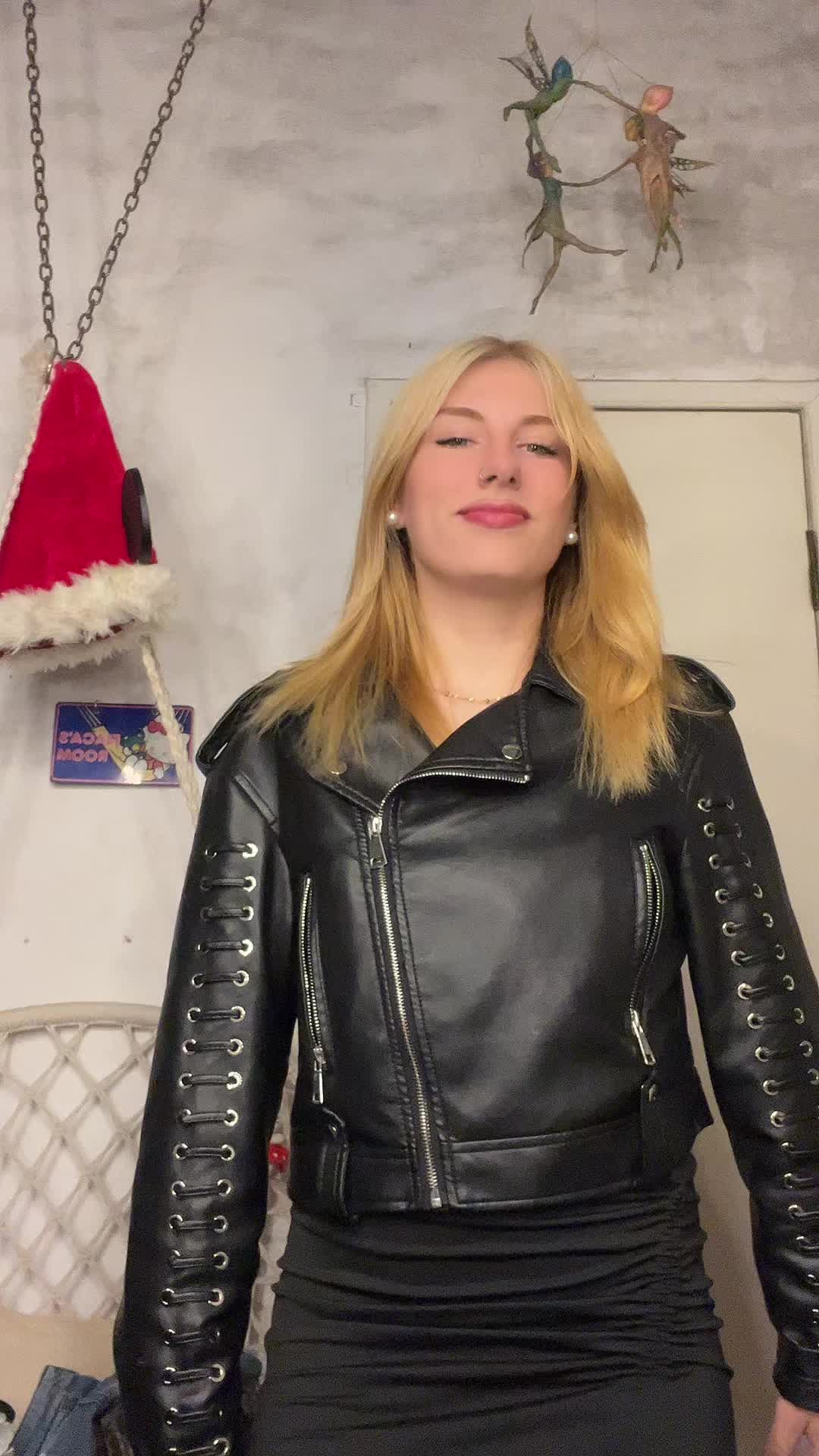 @Camiknittel