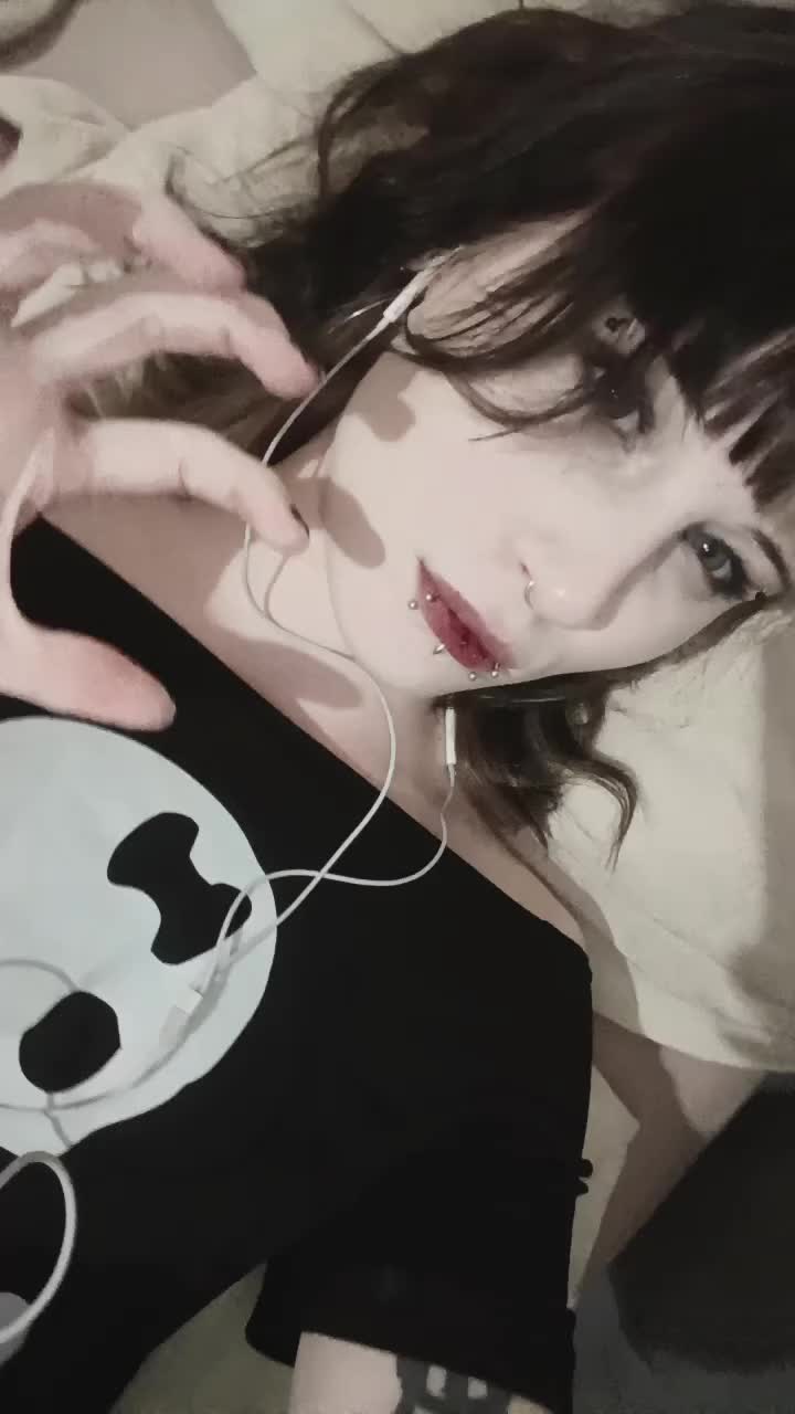 @𝔳𝔬𝔩𝔡𝔢𝔪𝔞𝔯𝔞