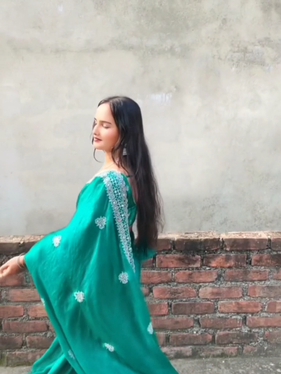 @Yadav girl🔥