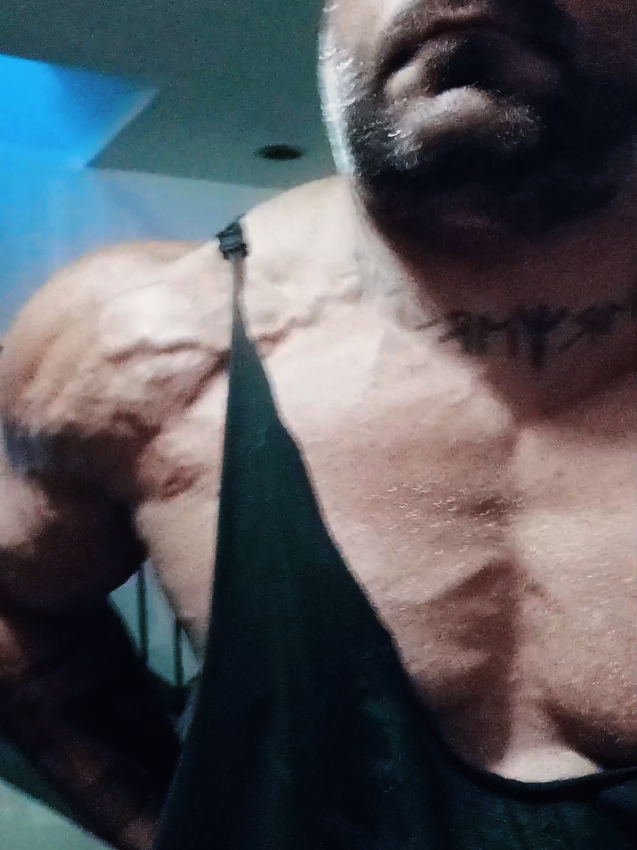 @Flesh_artist_1985