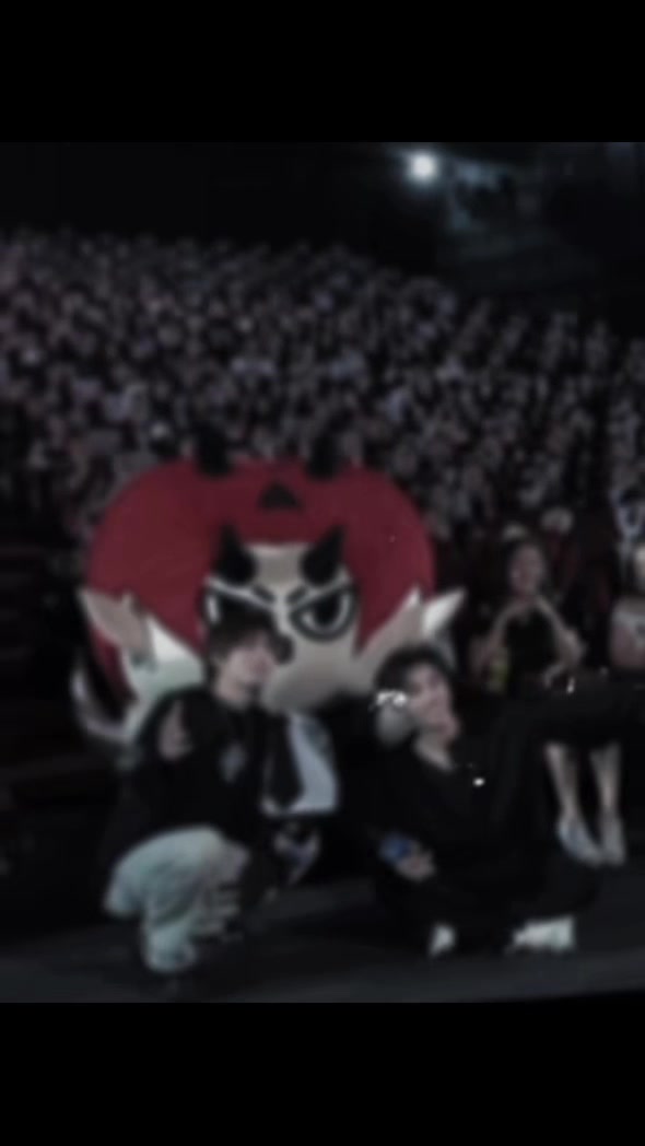 @[PERTHSANTA🤍🖤]