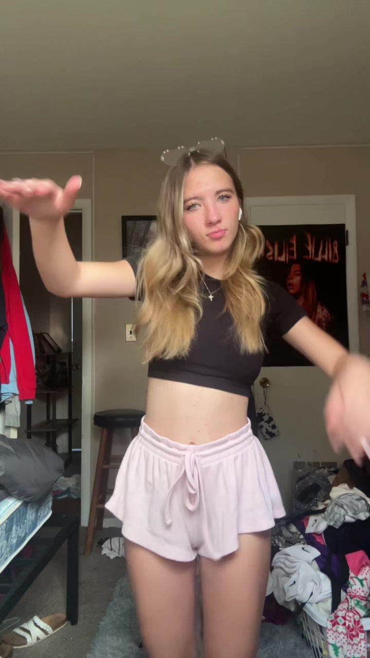 @livy.poo.16