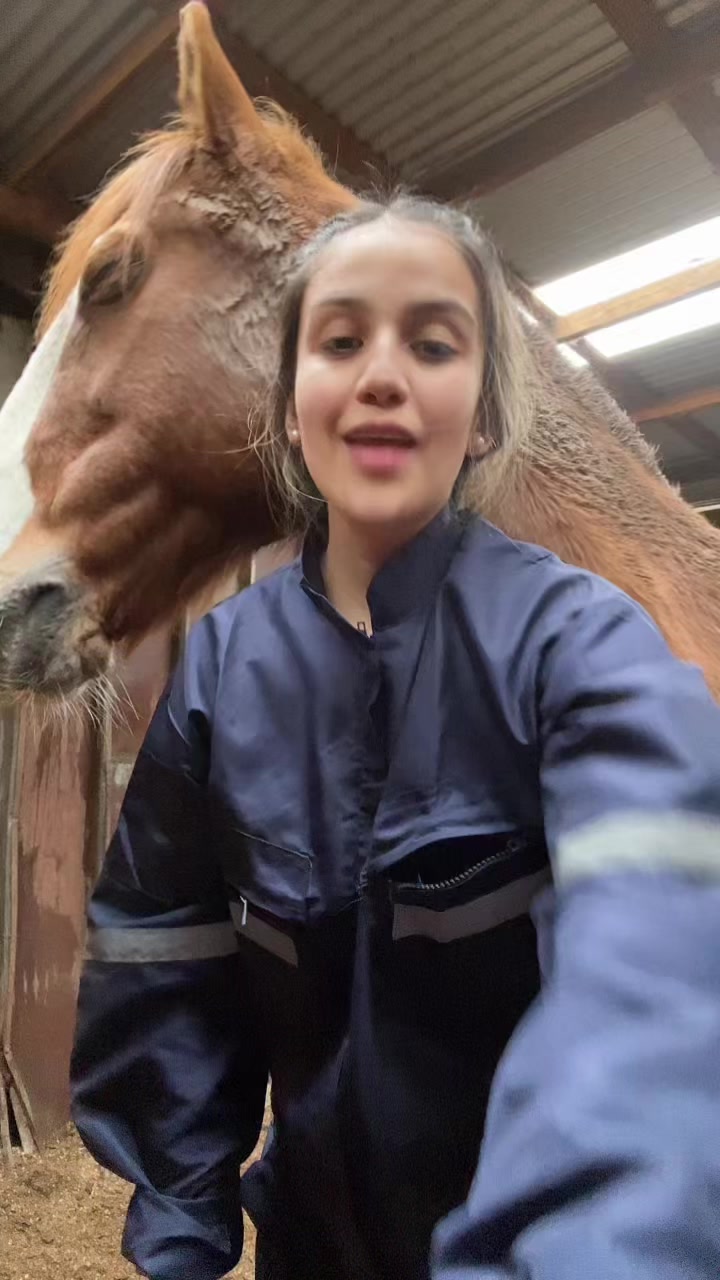@Isidora