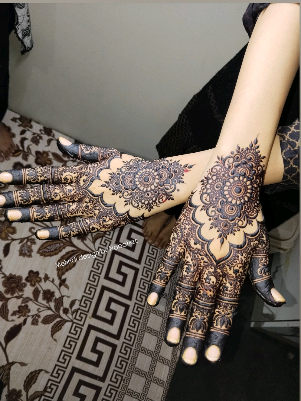 @Mehndi design by Nabahat