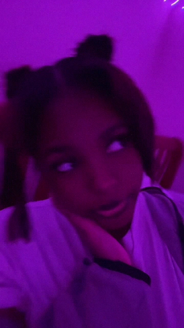 @Leigh_.szn