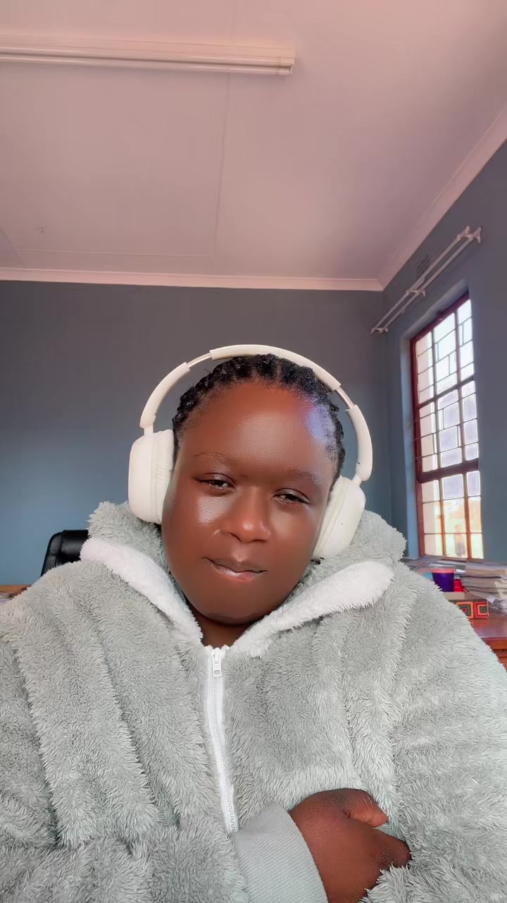 @MPHOLIZZ