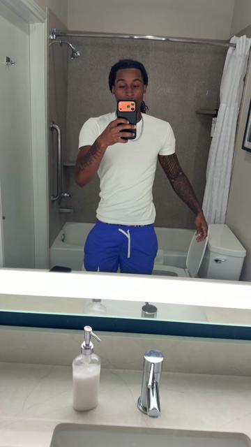 @sofamousjay_