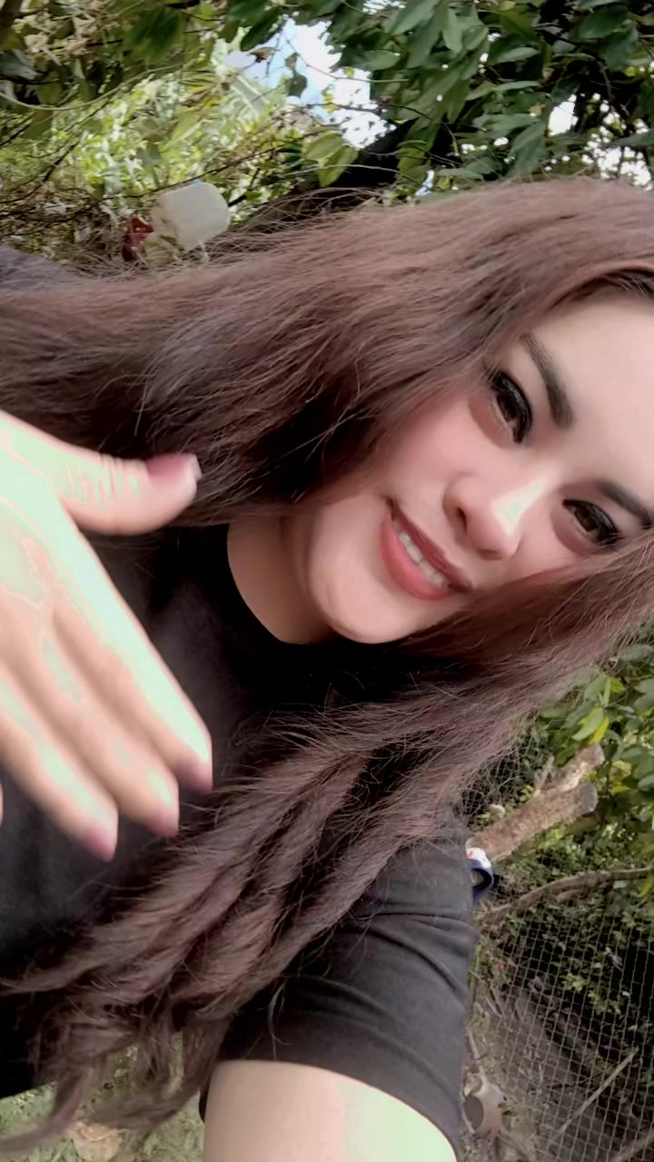 @Adriana de Leon