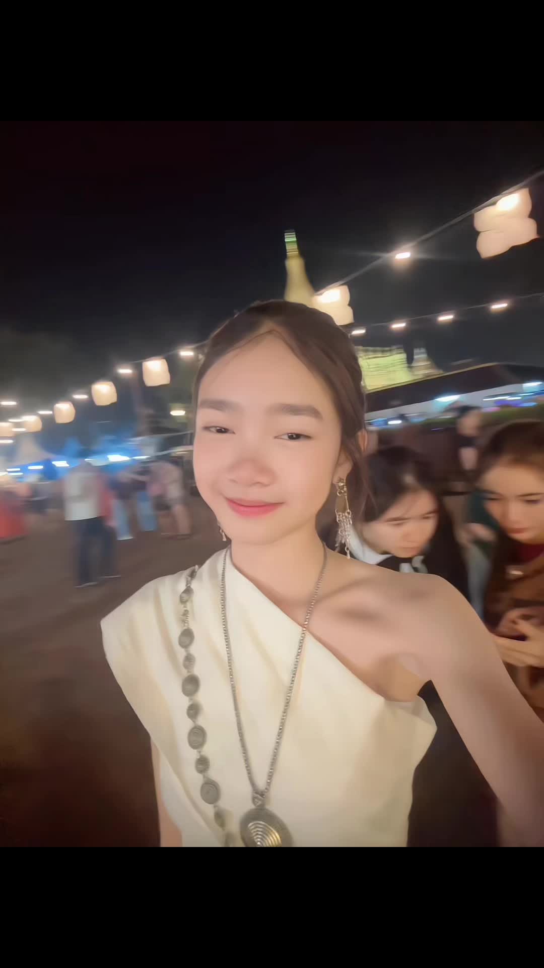 @🐰