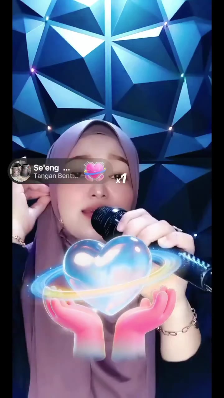 @Ce.amel13