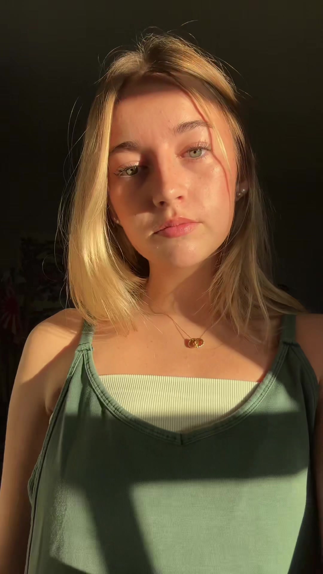 @bella