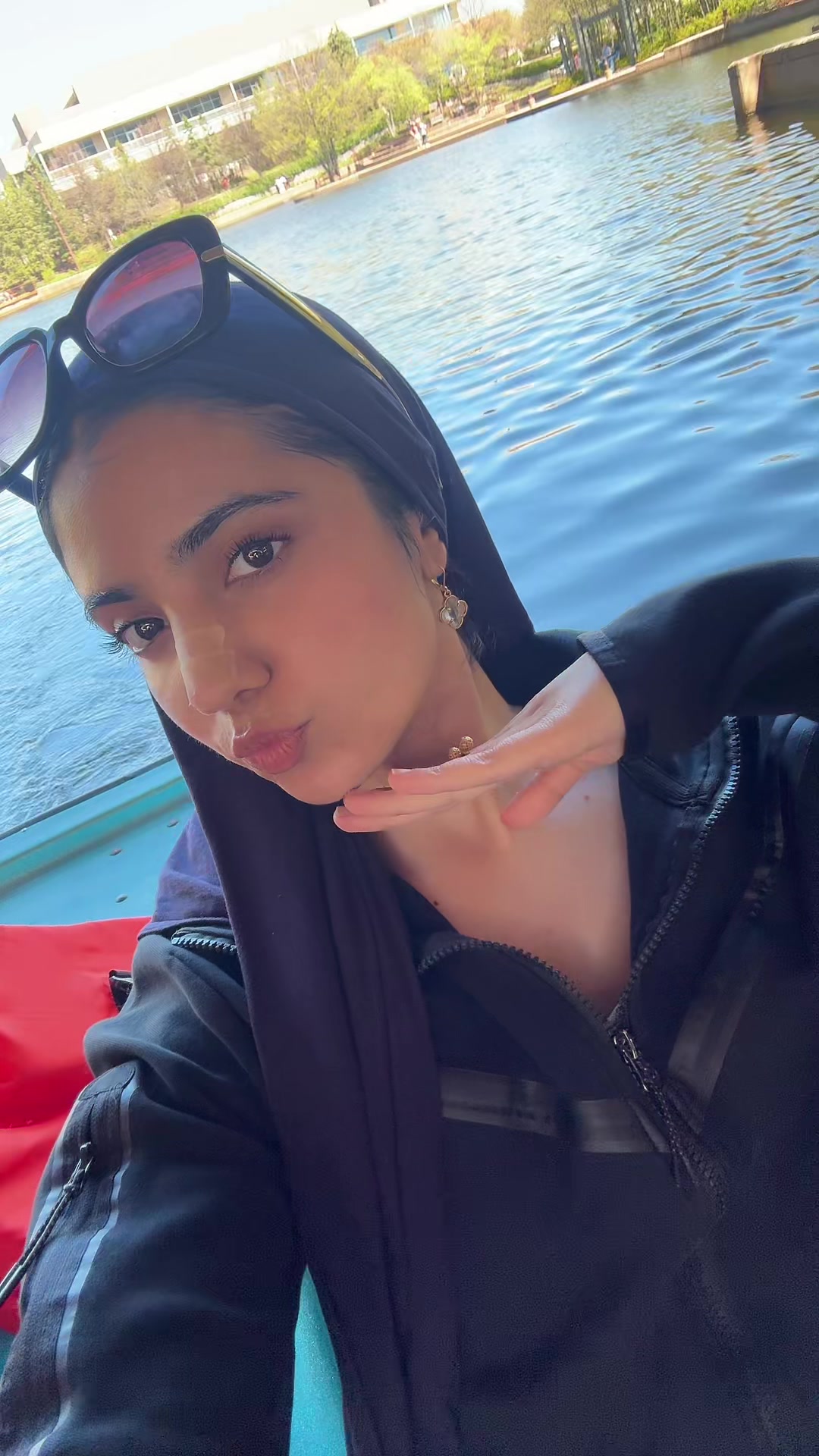 @اروس