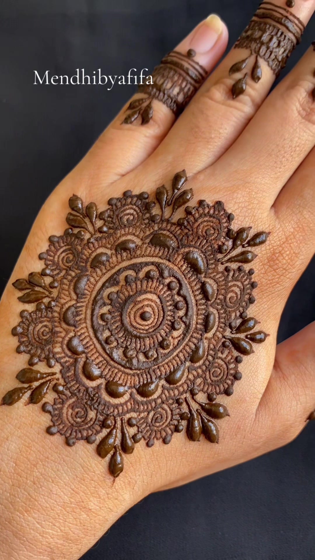 @Afifa_henna