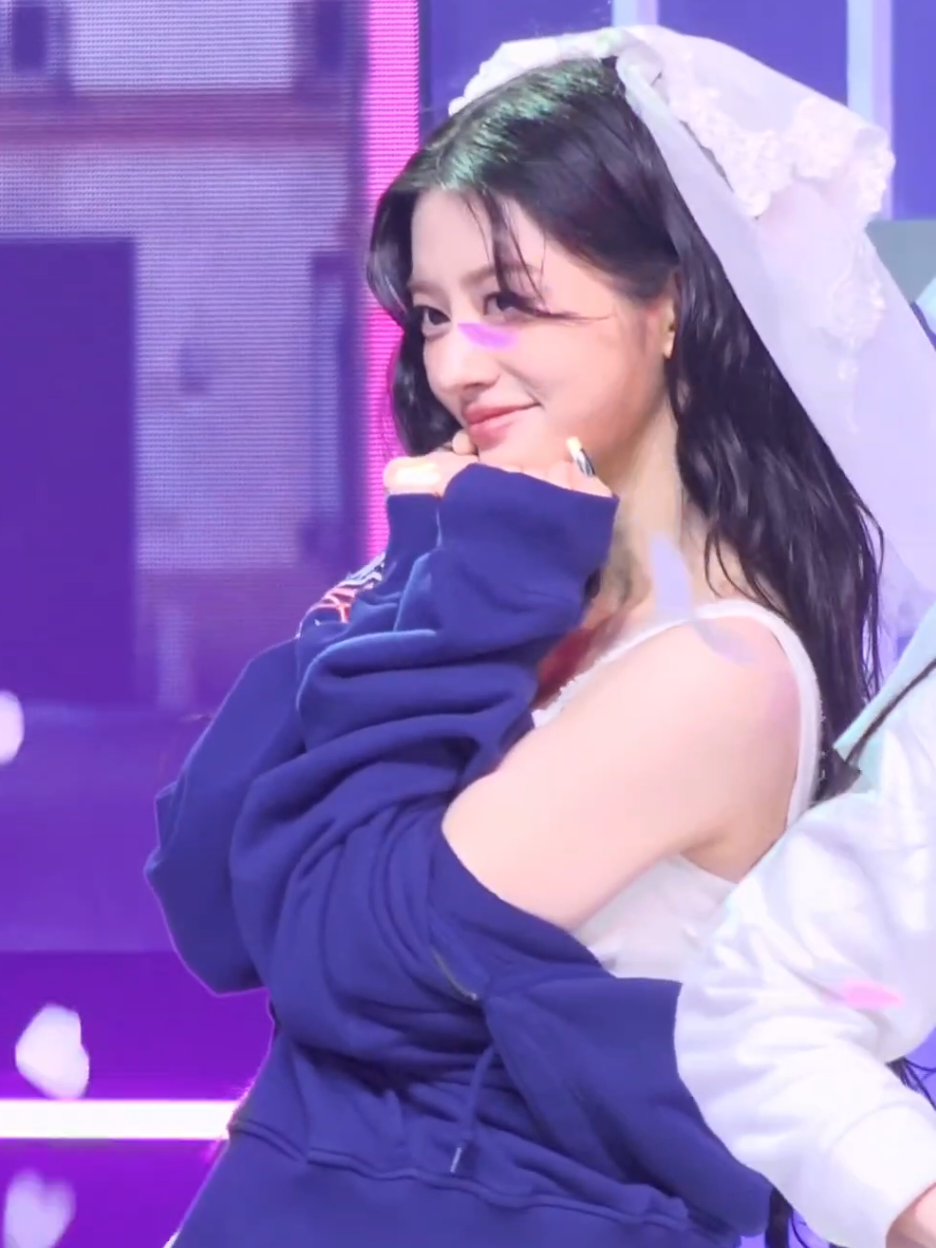 @kari 🕸️ | fancams!
