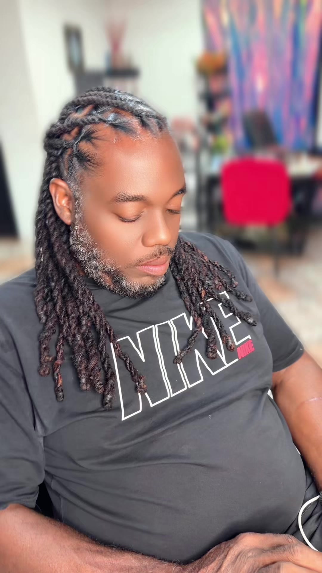 @haircomesdelana