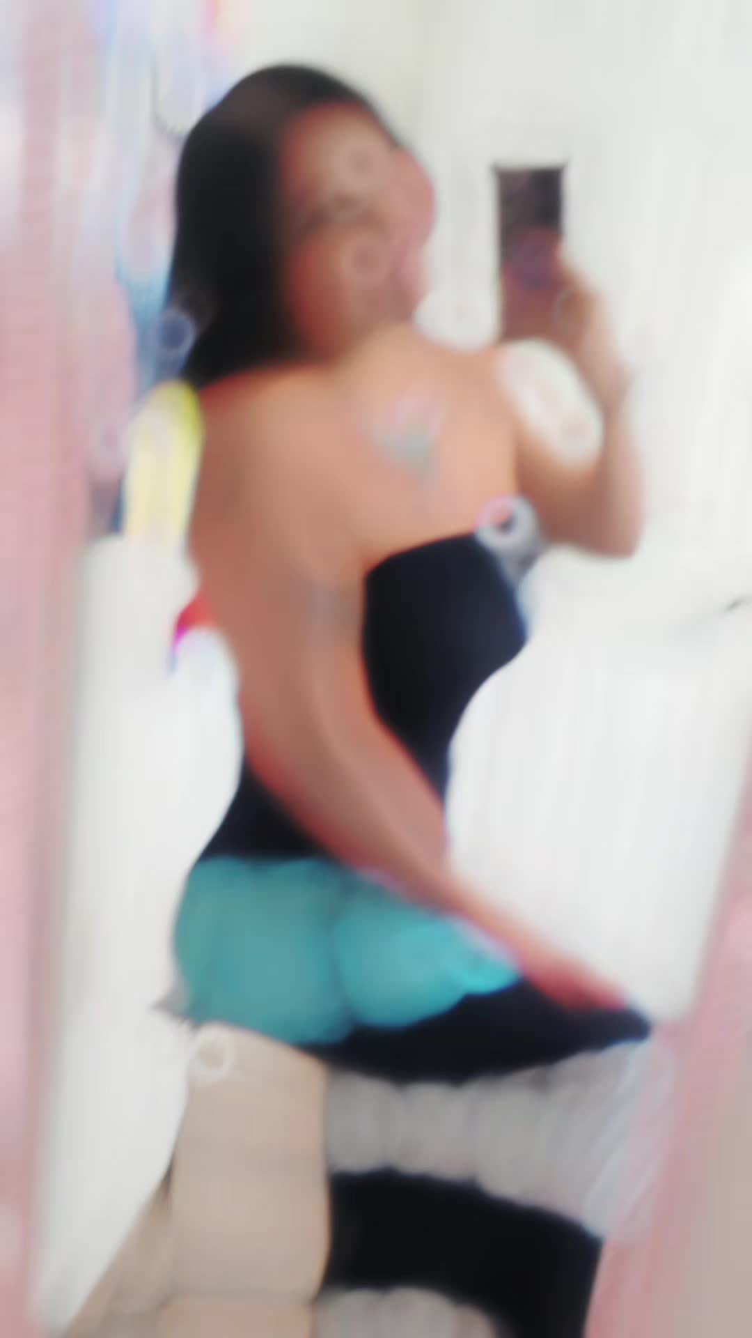 @🎤✨️Pɾιʂƈιʅʅα 🦋 Pԋươɳɠ Aɳԋ✨️