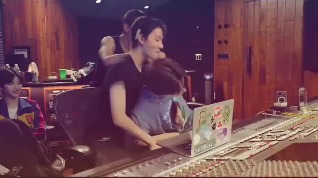 @hoàng huy