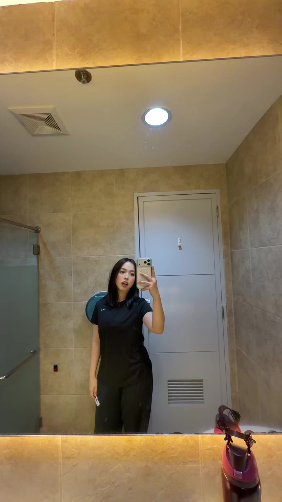@annamariee