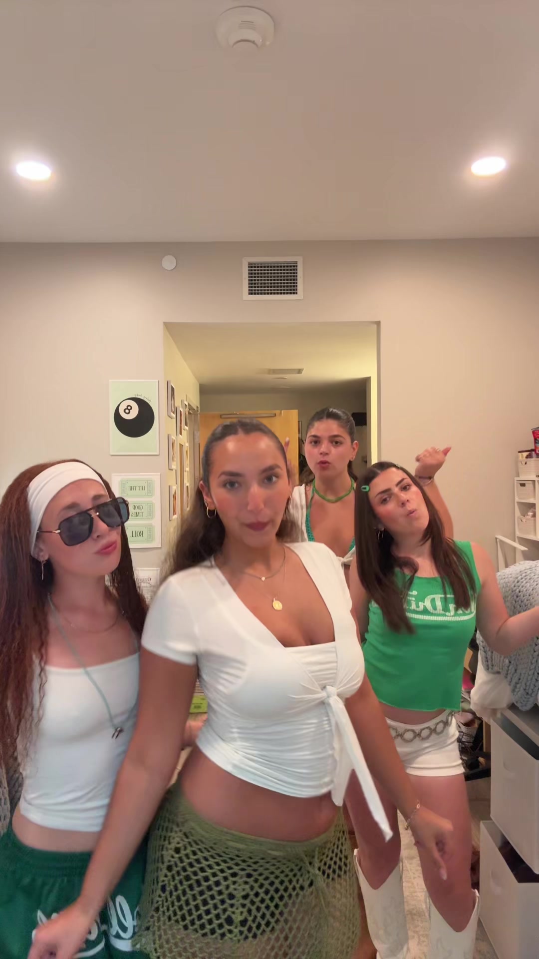 @lylaaaa
