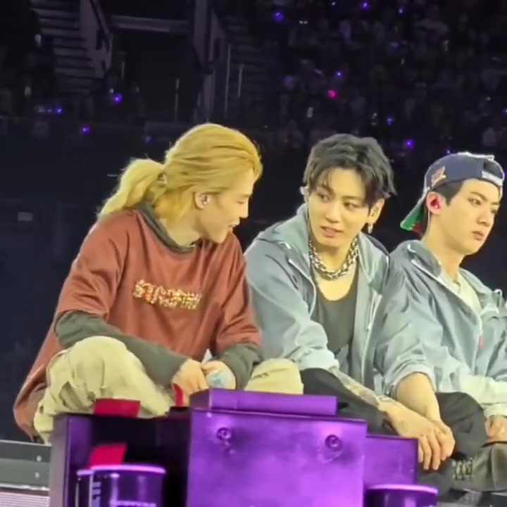 @lary _jikooklove🤍🖤💛💜🌈
