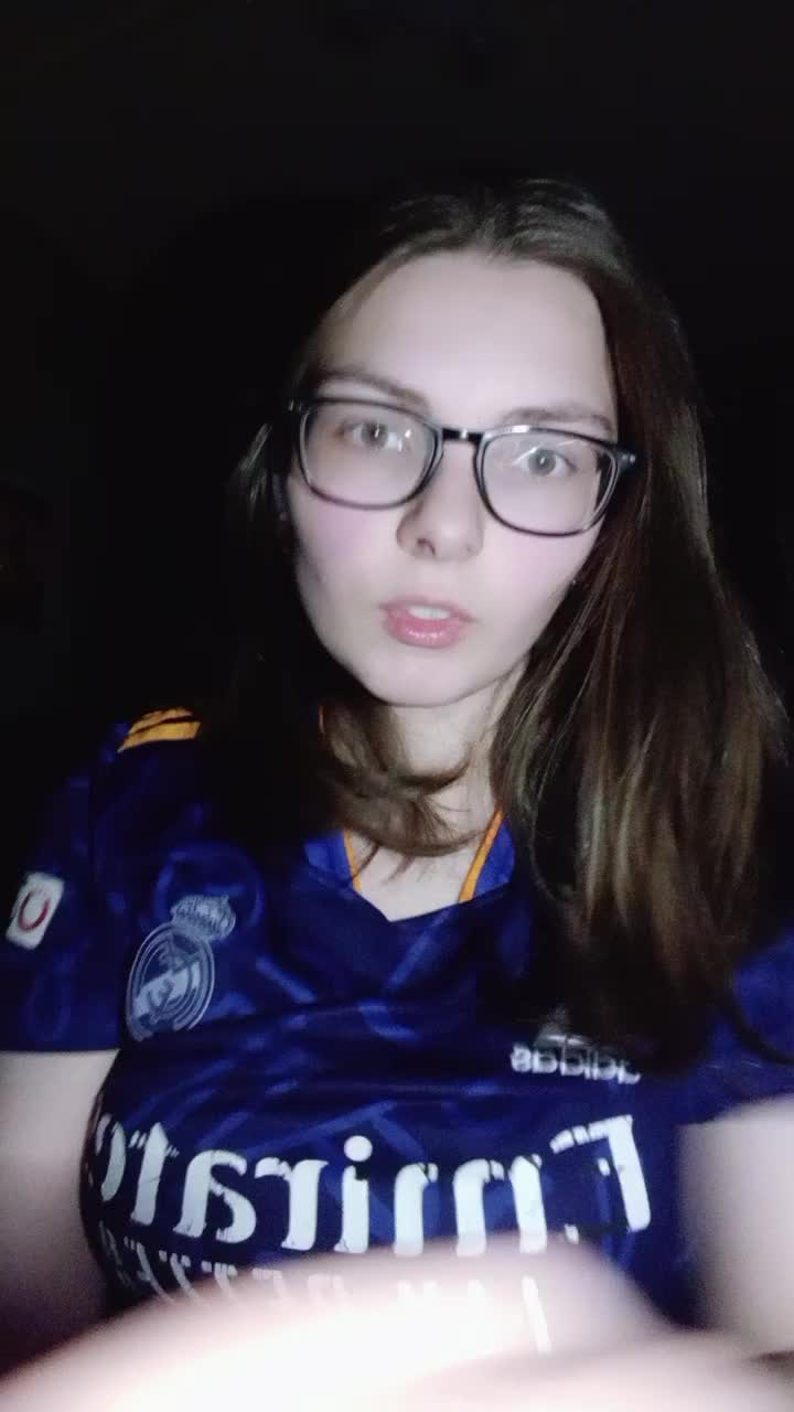@Victoria🇪🇸🇧🇪🇮🇩