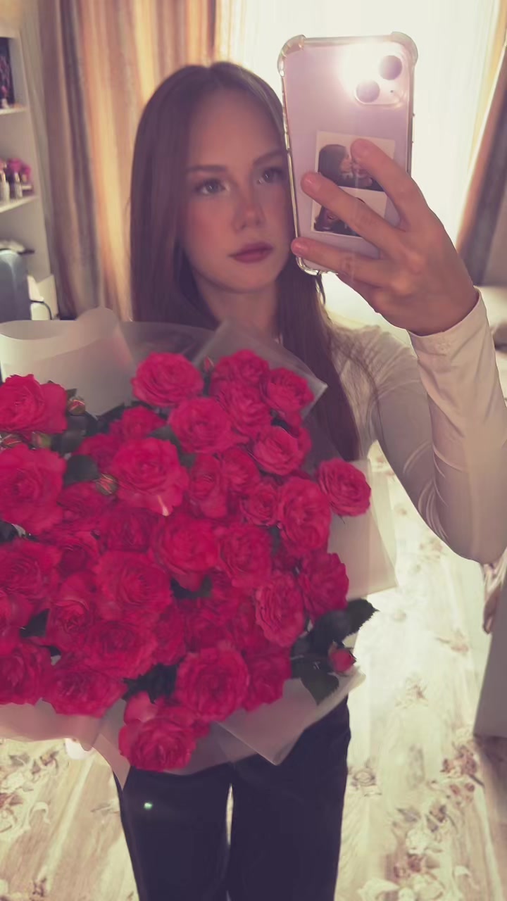 @полина