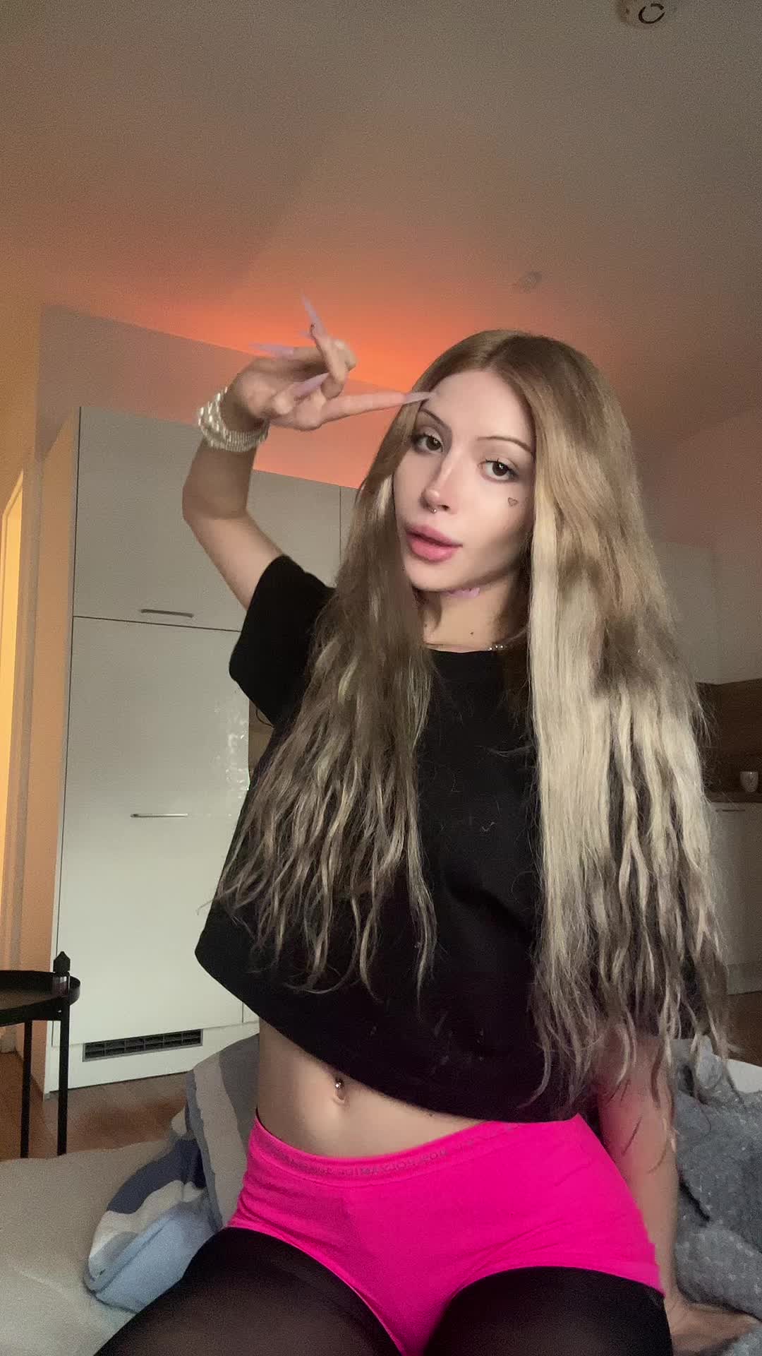 @^^