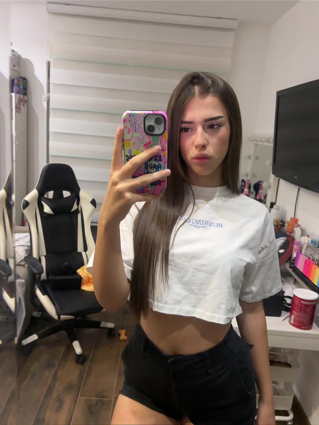 @𝐢𝐯𝐨𝐧𝐢𝐜𝐚