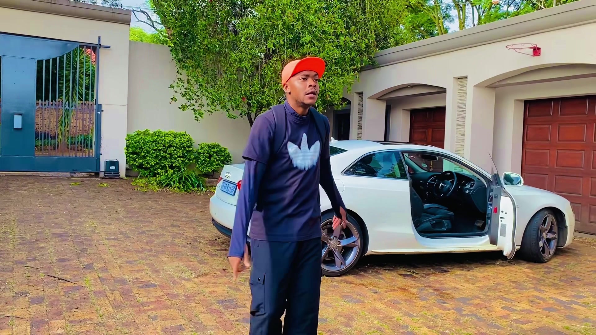 @Leblesser via LnB705