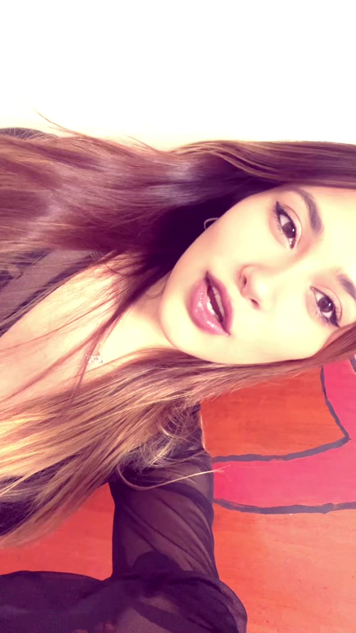 @julilouzaan