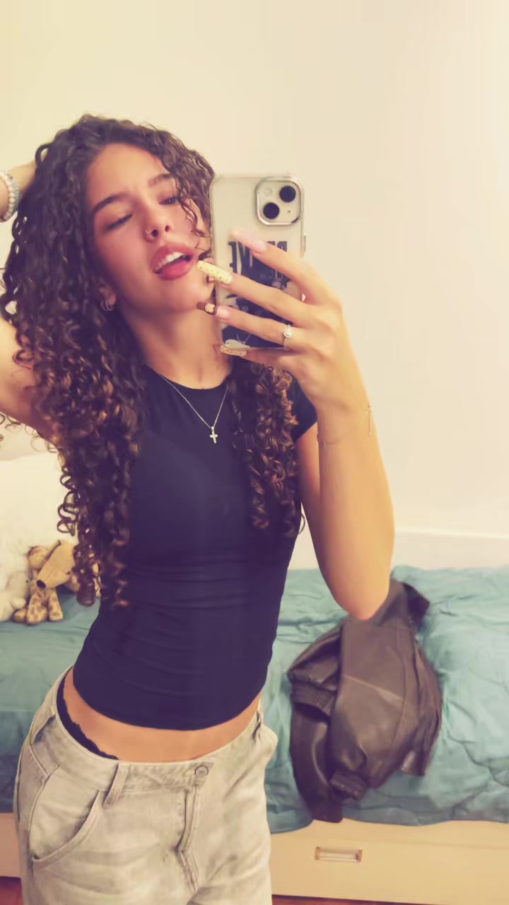 @👤