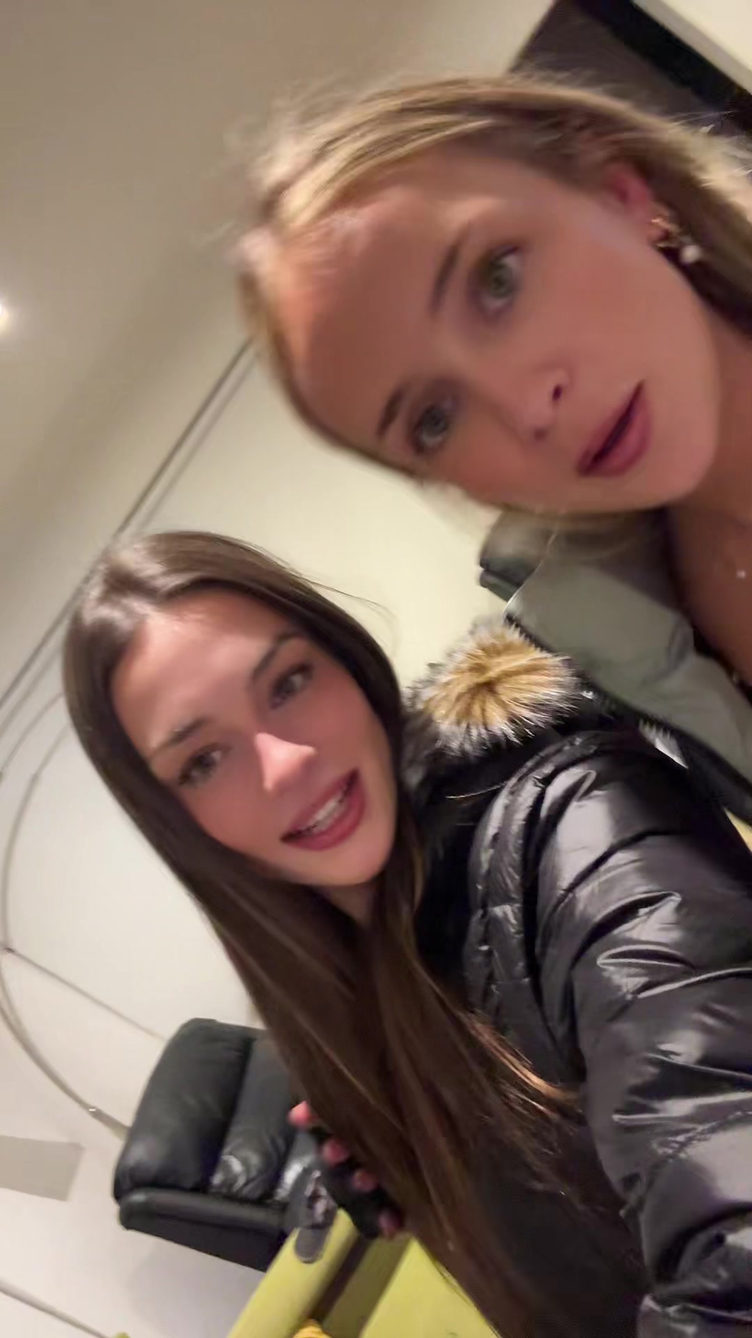 @Bella